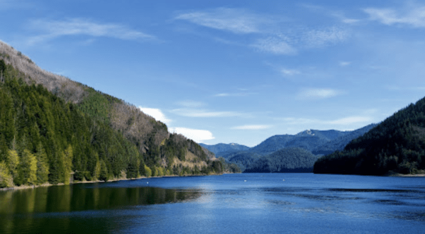 Few People Know There’s A Beautiful State Recreation Area Hiding In This Tiny Oregon Town