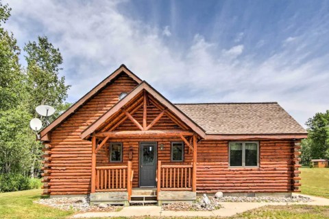 Enjoy Some Much Needed Peace And Quiet At This Relaxing Michigan Cabin