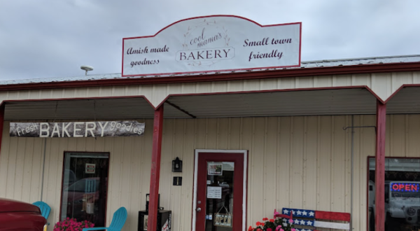 The North Carolina Amish Country Bakery With Cinnamon Rolls As Big As Your Head