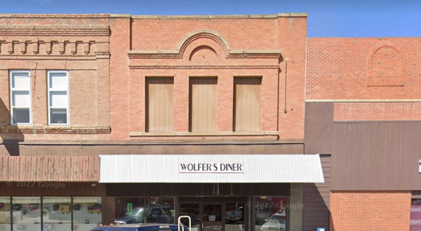 You’d Never Guess Some Of The Best Diner Food In Montana Is Hiding In This Unassuming Storefront