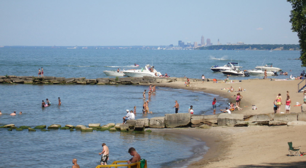 10 Beautiful Beaches Around Cleveland That Will Make Your Summer Complete