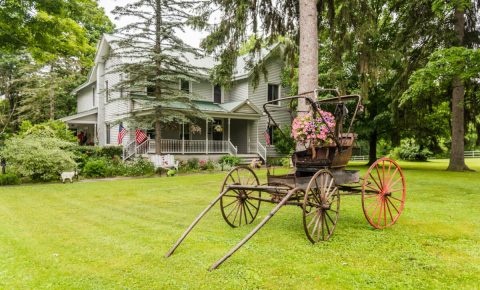 The Historic Fainting Goat Island Inn In New York Is Notoriously Haunted And We Dare You To Spend The Night