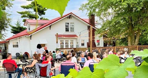 With A Weekly Farmer's Market, Live Music, And Seasonal Festivals, There's Nothing Like A Summer Weekend In This Arkansas Town