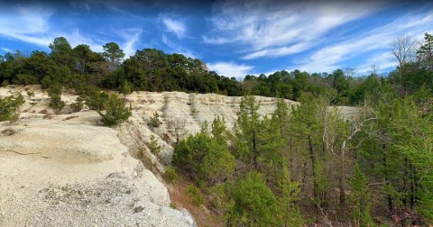 Perhaps The State's Best Hidden Treasure, Hardly Anyone Knows These Incredible White Cliffs Exist In Arkansas