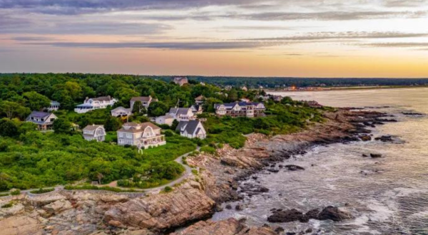 You Could Spend Forever Exploring This Maine Small Town, But We’ll Settle For A Weekend