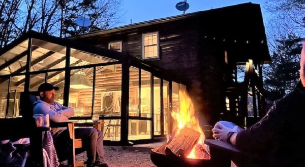 Enjoy Some Much Needed Peace And Quiet At This Charming Arkansas Luxury Cabin