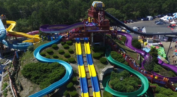 Water Wizz Is A Giant Waterpark In Massachusetts That’s Fun For The Whole Family