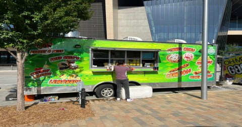 Enjoy Fair Foods All-Year Round At This Unique Oklahoma Food Truck