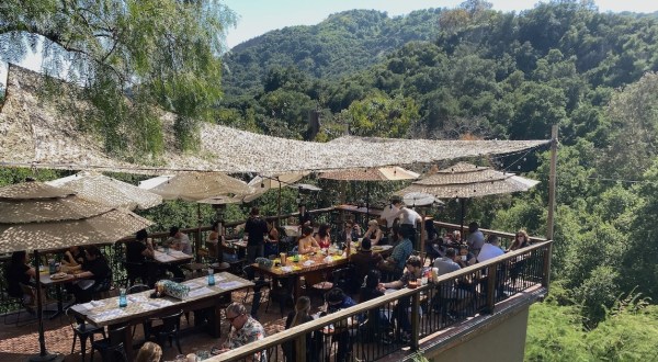 The Hidden Restaurant In Southern California That’s Surrounded By The Most Breathtaking Canyon Views