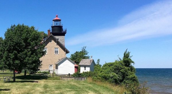 Few People Know There’s A Beautiful State Park Hiding In This Tiny New York Town