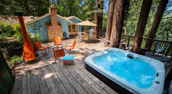 Soak In A Hot Tub Surrounded By Natural Beauty At This Epic Cabin In Northern California