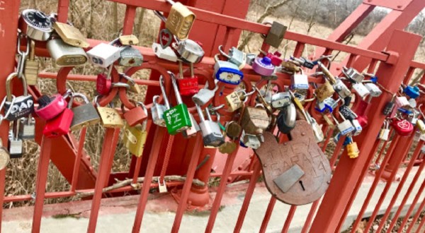The Story Behind The Paris Love Locks Tradition That Made Its Way To This Bridge In Missouri