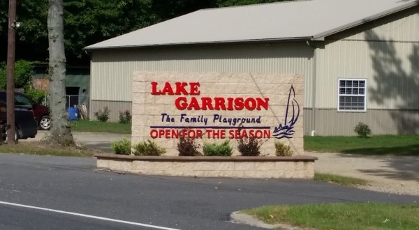 The Small Town Lake In New Jersey That’s An Idyllic Summer Day Trip