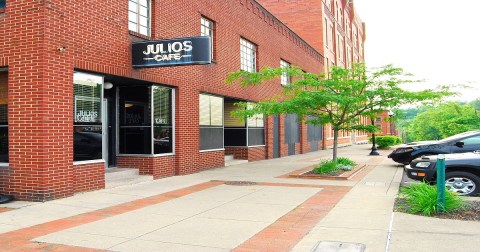 If Pasta Is Your Love Language, You'll Be In Heaven At Julios Café In West Virginia