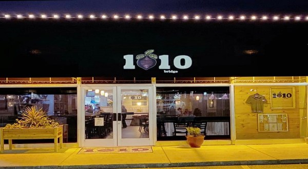 1010 Bridge Is A World-Famous Appalachian Restaurant In The Town Of Charleston, West Virginia
