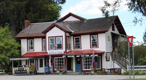 A Charming And Historic Small Town In Vermont, Poultney Is Seemingly Frozen In Time