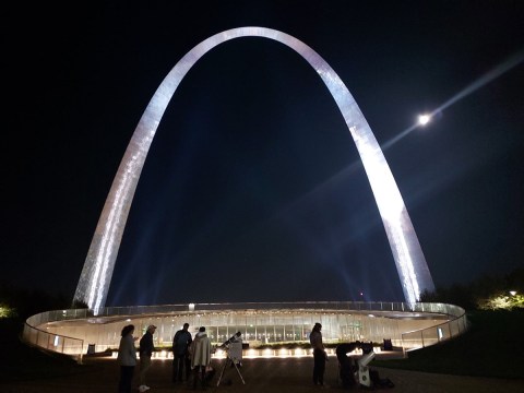 These Stargazing Events At Gateway Arch National Park In Missouri Are The Coolest Things You Can Do This Season