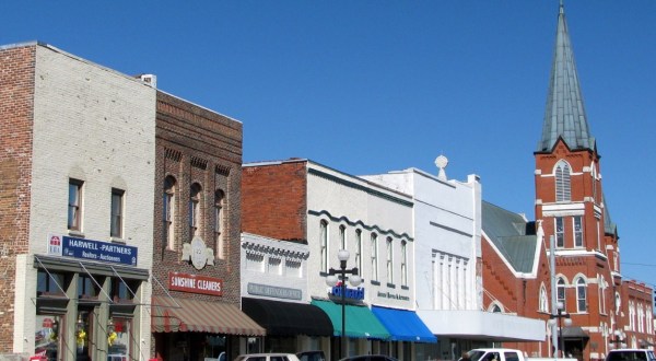 You Could Spend Forever Exploring This Tennessee Small Town, But We’ll Settle For A Weekend