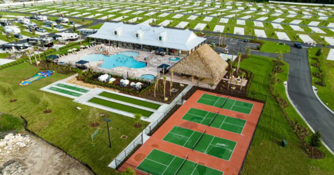 With Pickleball Courts And A Massive Pool, This RV Campground In Florida Is A Dream Come True