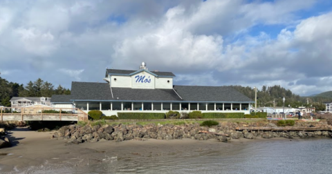 There Are 6 World-Famous Seafood Restaurants In The Small Town Of Lincoln City, Oregon