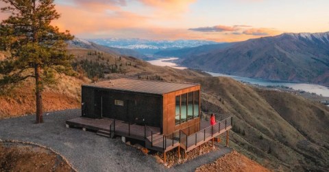 Spend The Night In This Incredible Washington Villa For An Unforgettable Adventure