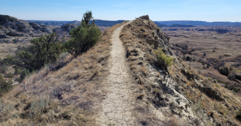 18 Best Hikes In North Dakota: The Top-Rated Hiking Trails To Visit In 2024