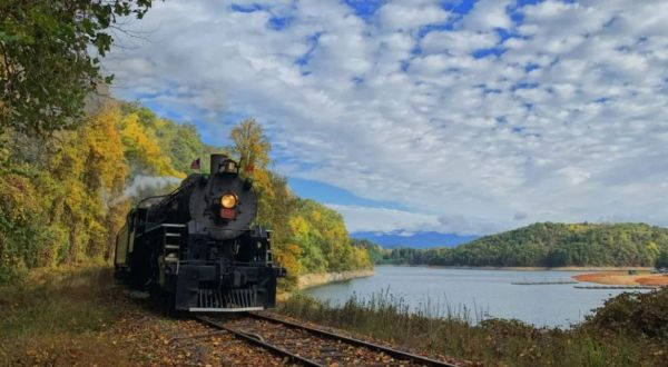 5 Memorable Train Day Trips You Can Take In North Carolina