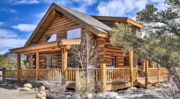 This Cabin Is The Best Home Base For Your Adventures In Colorado’s Collegiate Peaks Region
