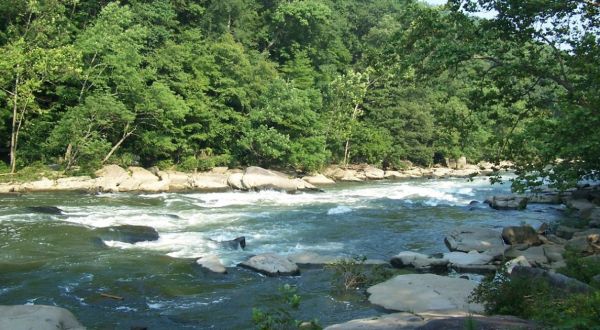 6 Lazy Rivers In West Virginia That Are Perfect For Tubing On A Summer’s Day