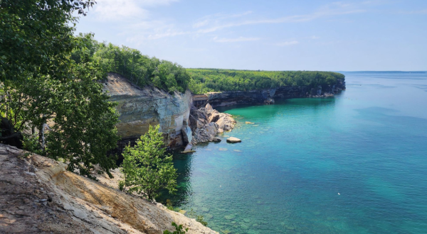 18 Best Hiking Trails In Michigan: The Top-Rated Hiking Trails to Visit in 2024