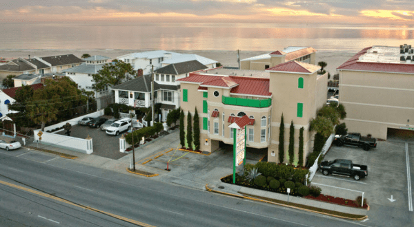 Enjoy A Water-Filled Weekend At The Only Beachfront Hotel In Tybee Island, Georgia