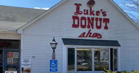 The Donuts At This Connecticut Bakery Are So Good That They Sell Out Almost Every Day