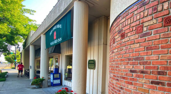 The Bread At This Kansas Bakery Is So Good That It Often Sells Out