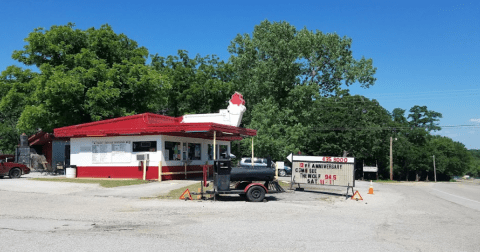 On Your Way To The Lake, Enjoy A Meal At This Hidden Gem Burger Joint In Oklahoma