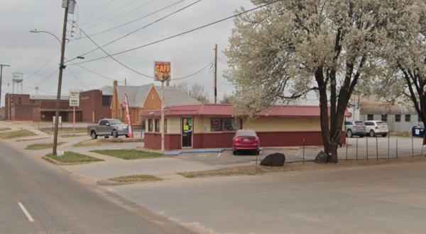 Locals Love Keith & Sally’s Cafe In The Tiny Town Of Hennessey, Oklahoma, And You Will Too