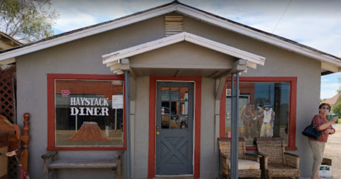 This Tiny But Delicious Restaurant In Oklahoma Proves That Good Things Come In Small Packages