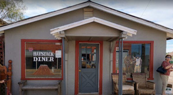 This Tiny But Delicious Restaurant In Oklahoma Proves That Good Things Come In Small Packages