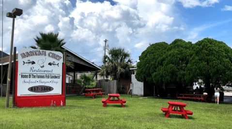 This Tiny But Delicious Restaurant In Florida Proves That Good Things Come In Small Packages