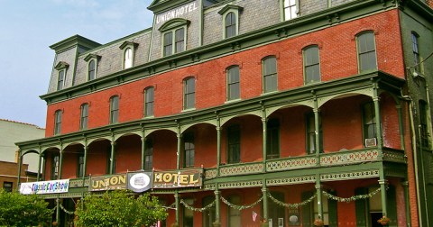 The Abandoned Hotel In New Jersey With Tragic Ties To The Lindbergh Kidnapping