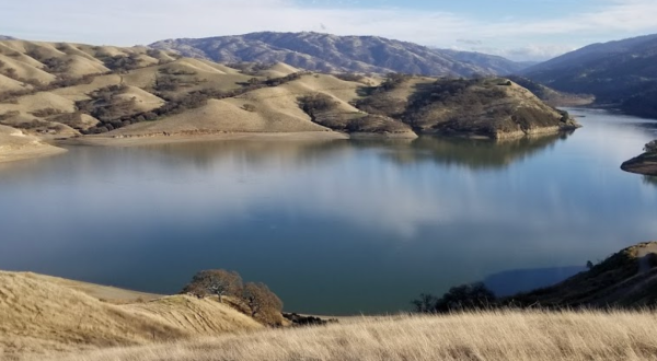 The Most Scenic Lake In Northern California Is Perfect For A Year-Round Vacation