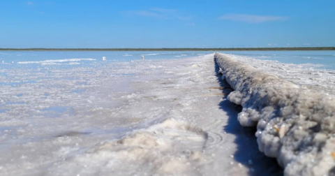 You Can Practically Walk On Water At This Texas Lake That Sits On 4 Million Tons Of Salt