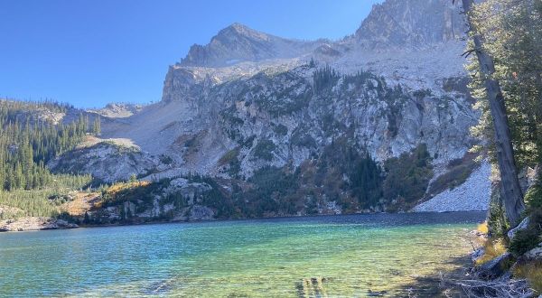 There’s A Crystal-Clear Alpine Lake In Idaho But Hardly Anyone Knows It Exists