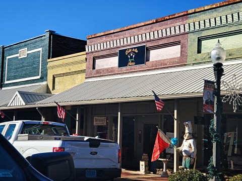 This Eclectic Restaurant In Alabama Has Its Very Own Candy Store