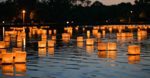 The Water Lantern Festival In Arkansas That's A Night Of Pure Magic