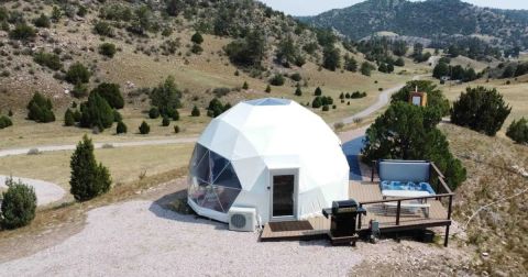 There's A Dome Airbnb In Wyoming Where You Can Truly Sleep Beneath The Stars