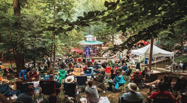 With A Farmer’s Market, Weekly Music, And Seasonal Festival, There’s Nothing Like A Summer Weekend In This North Carolina Town