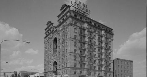 Once Abandoned And Left To Decay, The Divine Lorraine Hotel In Pennsylvania Has Been Restored To Its Former Glory