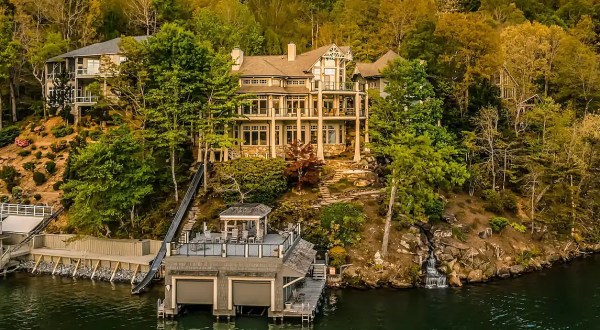 This Epic Lakeside Airbnb In North Carolina Has Its Own 75-Foot Waterslide