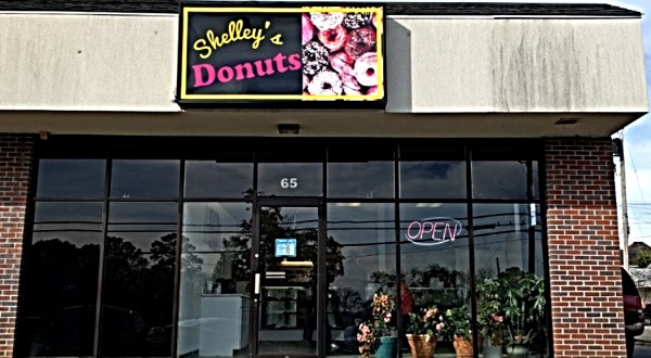 The Donuts At This Alabama Bakery Are So Good That They Sell Out Every Day