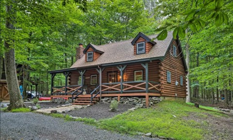 There's A Breathtaking Log Cabin Tucked Away Near This Pennsylvania State Park